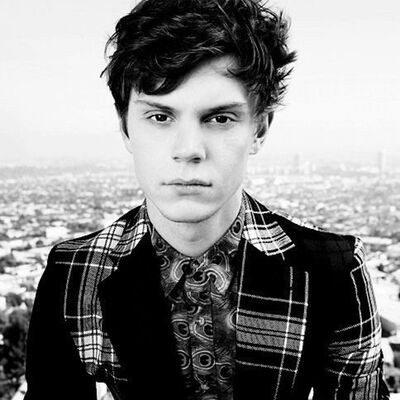 Evan Peters