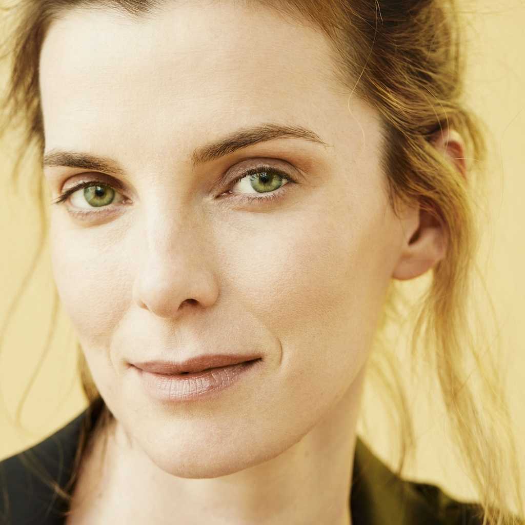 Betty Gilpin