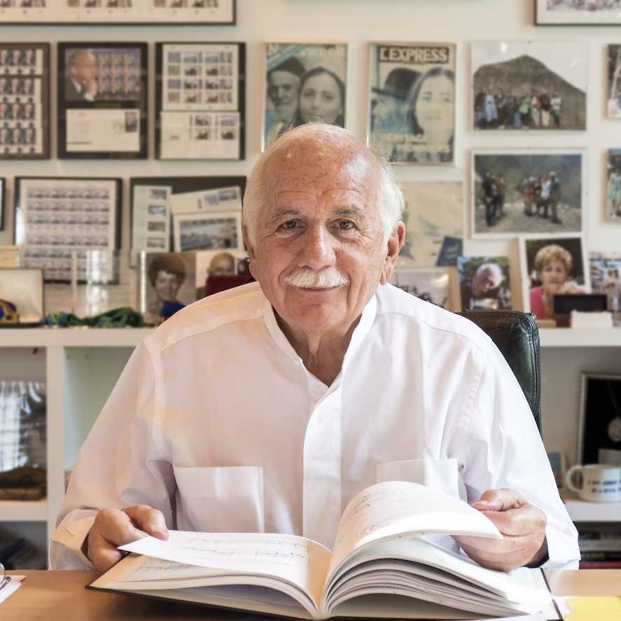 Moshe Safdie