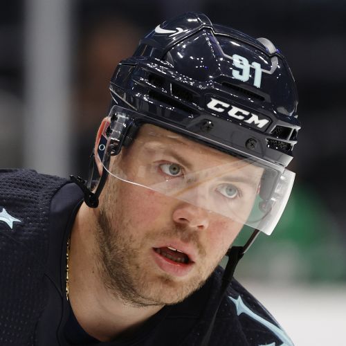 Daniel-Sprong-CAA-Hockey