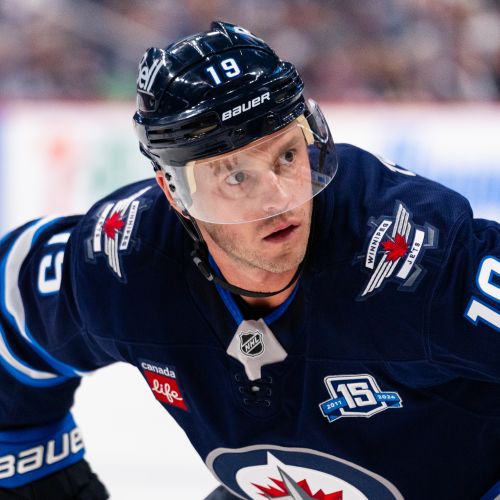 Jonathan-Toews-CAA-Hockey