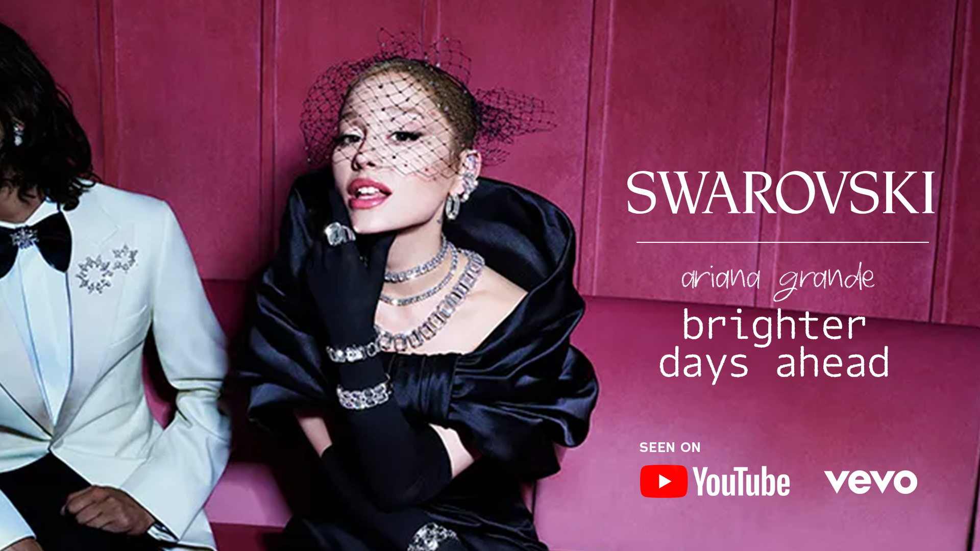 Swarovski-ariana-grande-CAA